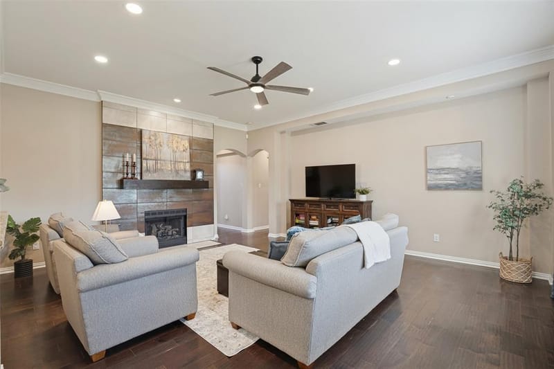 909 Palm Desert Drive, Garland TX 75044 - Photo 9