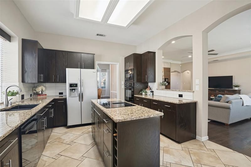 909 Palm Desert Drive, Garland TX 75044 - Photo 11