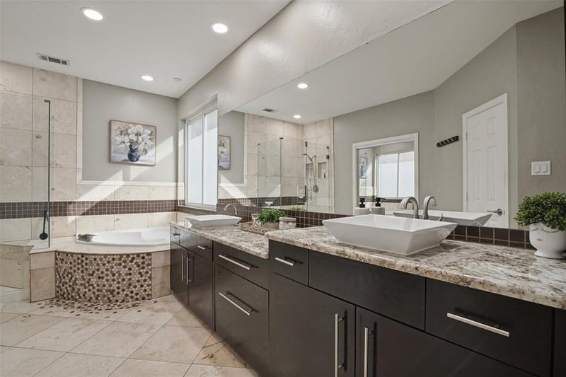 909 Palm Desert Drive, Garland TX 75044 - Photo 19