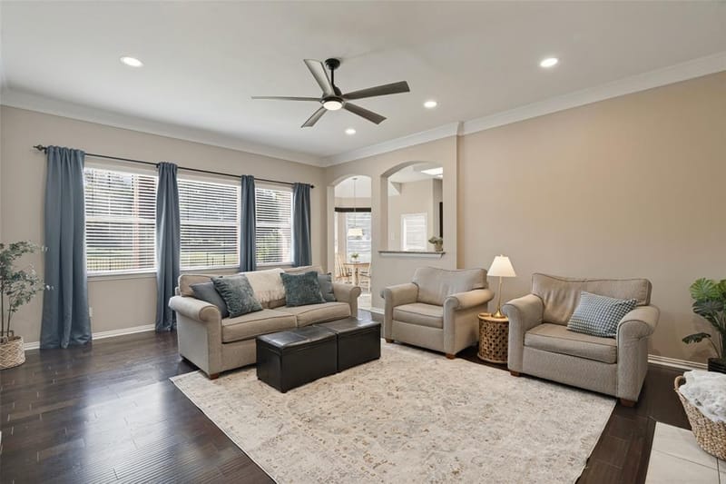 909 Palm Desert Drive, Garland TX 75044 - Photo 8