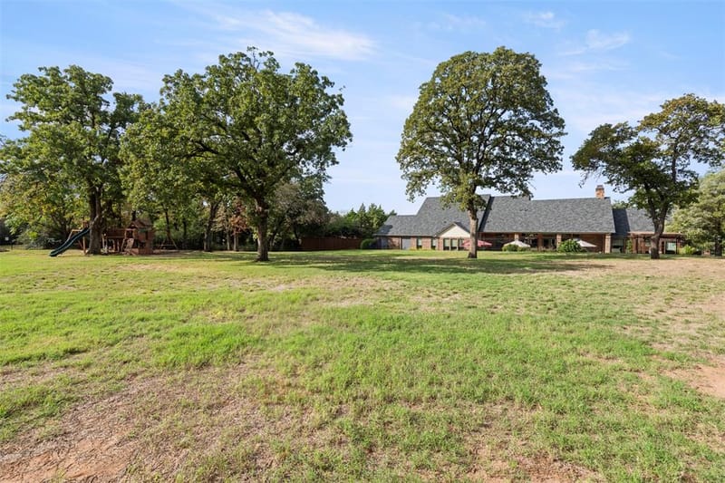 200 Regency Court, Denton TX 76210 - Photo 6