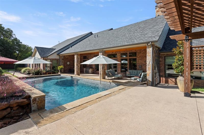 200 Regency Court, Denton TX 76210 - Photo 3