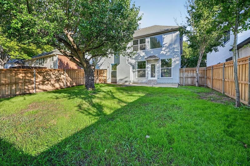 2312 Honeylocust Drive, Irving TX 75063 - Photo 28