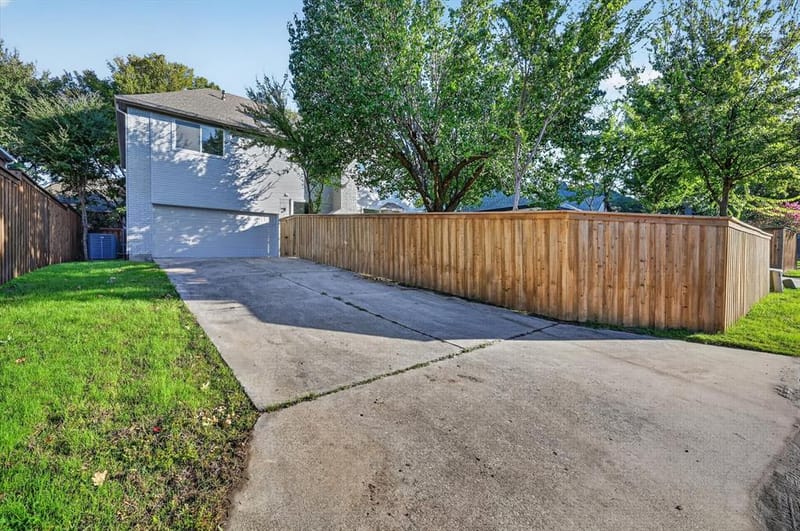 2312 Honeylocust Drive, Irving TX 75063 - Photo 30