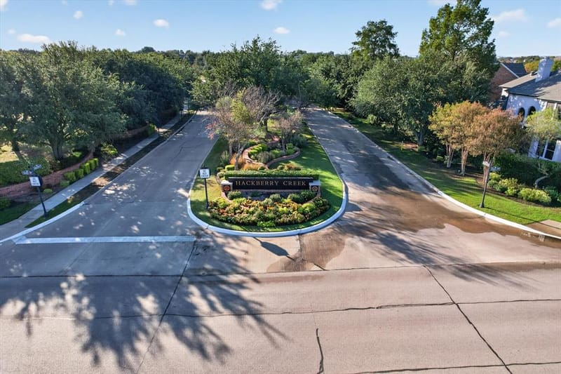 2312 Honeylocust Drive, Irving TX 75063 - Photo 4