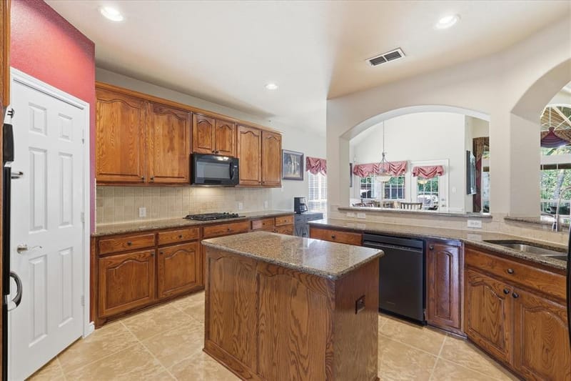 7608 Hinkley Oak Drive, Denton TX 76208 - Photo 16