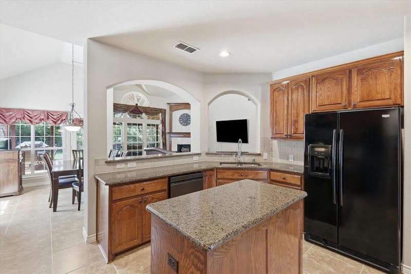 7608 Hinkley Oak Drive, Denton TX 76208 - Photo 15