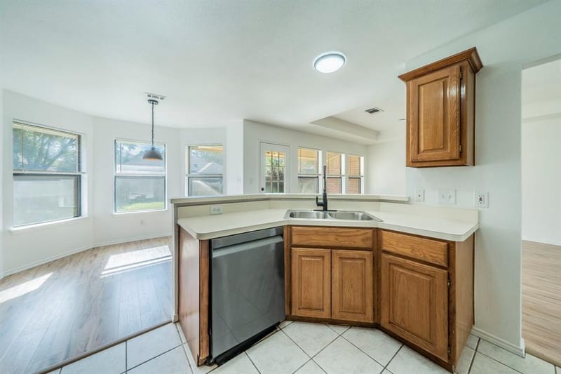 1507 Sunflower Lane, Granbury TX 76048 - Photo 11