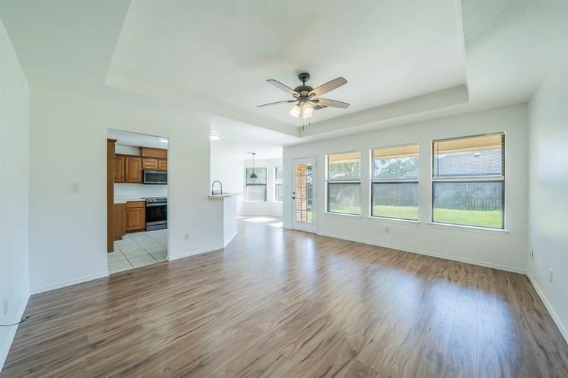 1507 Sunflower Lane, Granbury TX 76048 - Photo 5