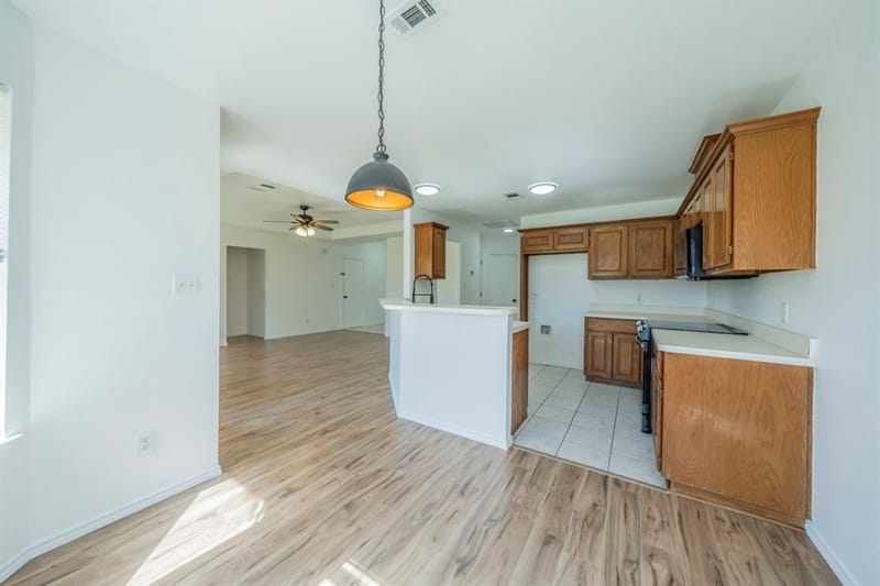 1507 Sunflower Lane, Granbury TX 76048 - Photo 13