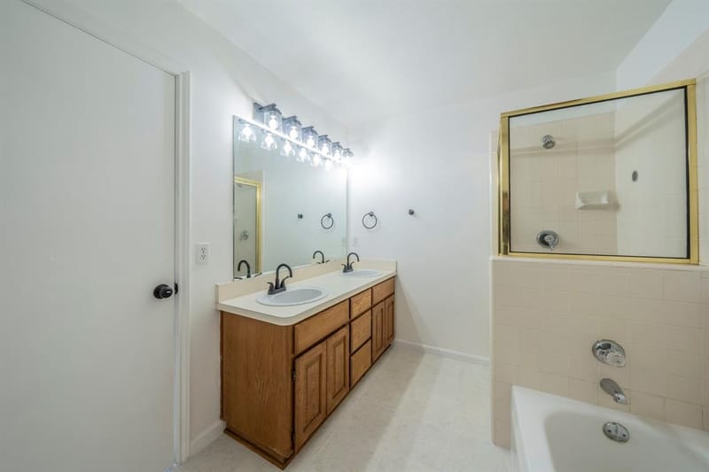 1507 Sunflower Lane, Granbury TX 76048 - Photo 18