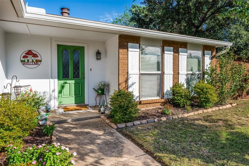 7232 Whitewood Drive, Fort Worth TX 76137 - Photo 2