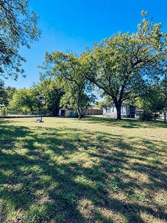 709 N Austin, Comanche TX 76442 - Photo 2