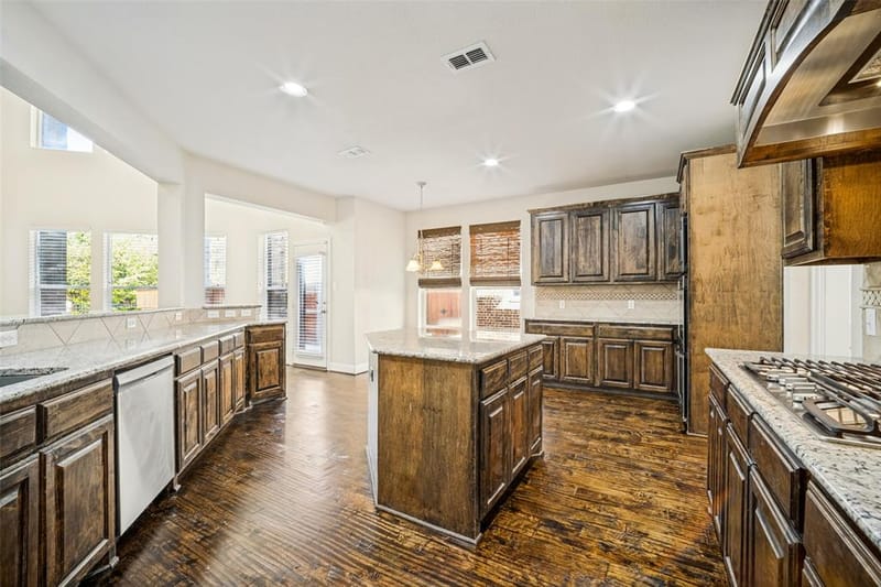 4119 Hawthorne Drive, Sachse TX 75048 - Photo 8