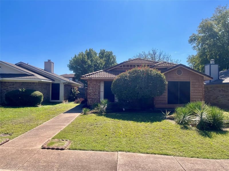 1116 Sandalwood Lane, DeSoto TX 75115