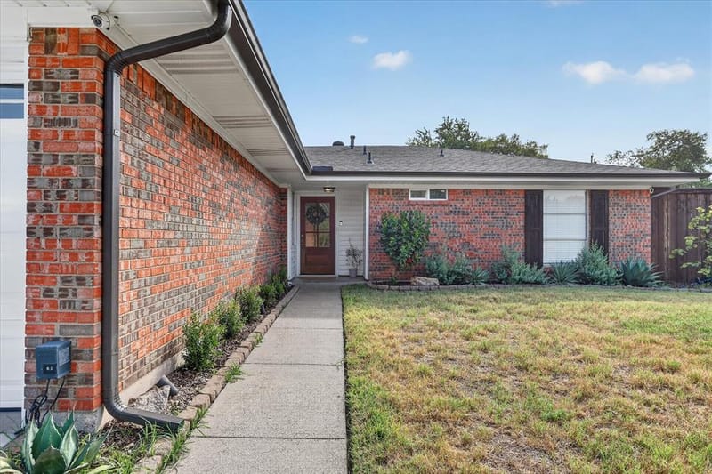 714 Hill City Drive, Duncanville TX 75116 - Photo 6