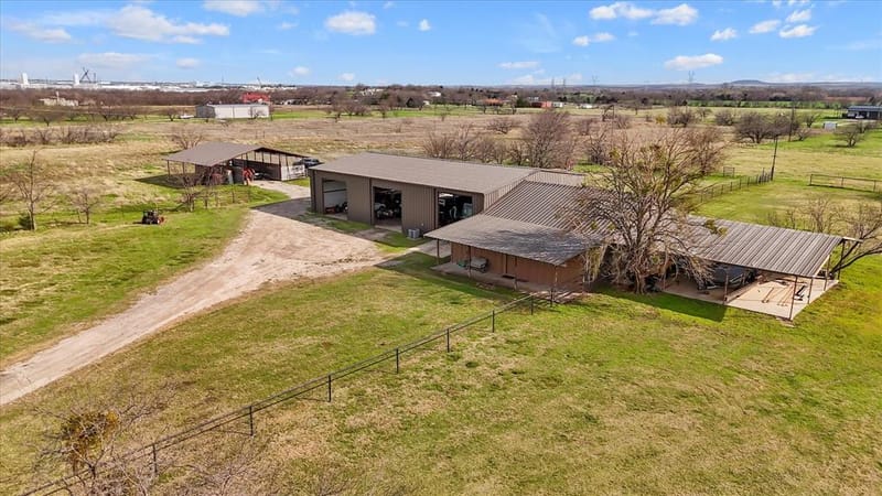 9711 Jim Christal Road, Krum TX 76249 - Photo 6