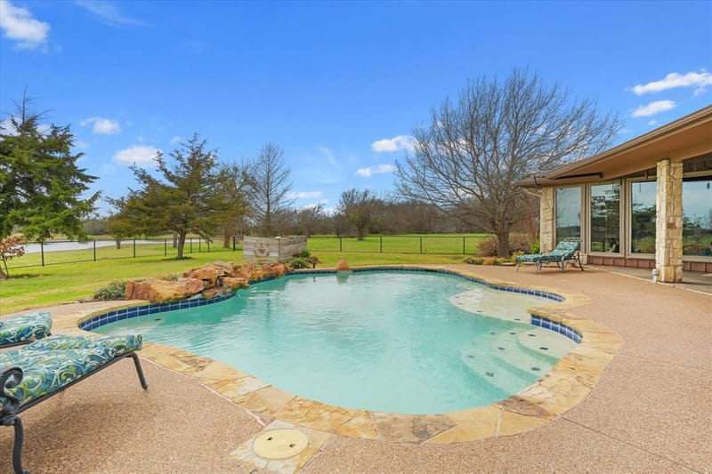 9711 Jim Christal Road, Krum TX 76249 - Photo 12