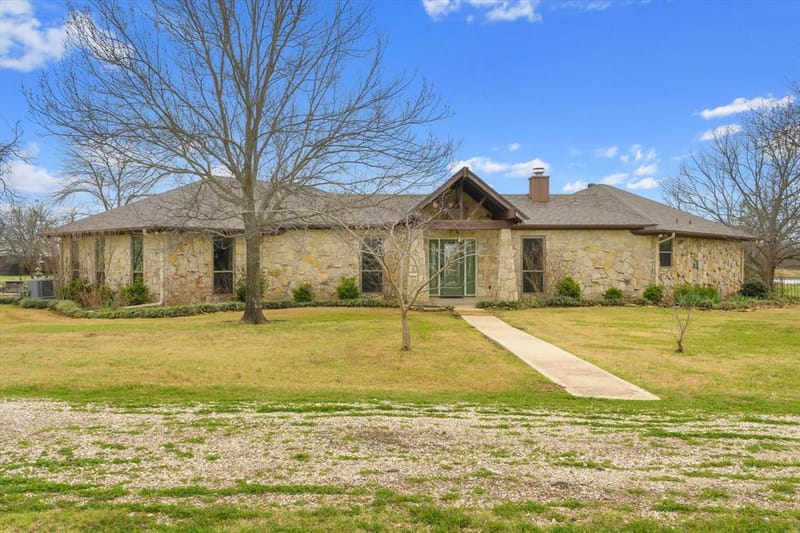 9711 Jim Christal Road, Krum TX 76249 - Photo 10