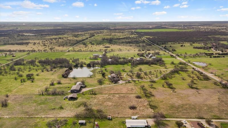 9711 Jim Christal Road, Krum TX 76249 - Photo 4