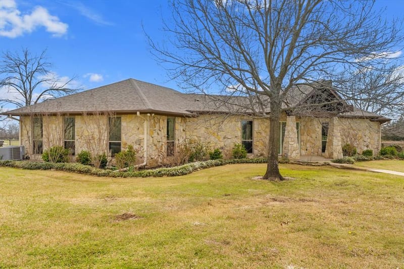 9711 Jim Christal Road, Krum TX 76249 - Photo 8