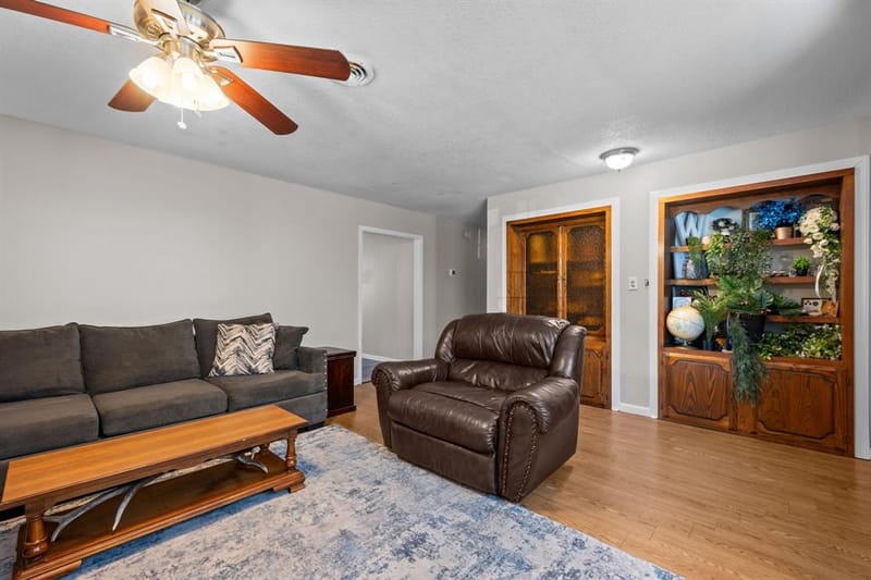 604 Crestview Drive, Granbury TX 76048 - Photo 9