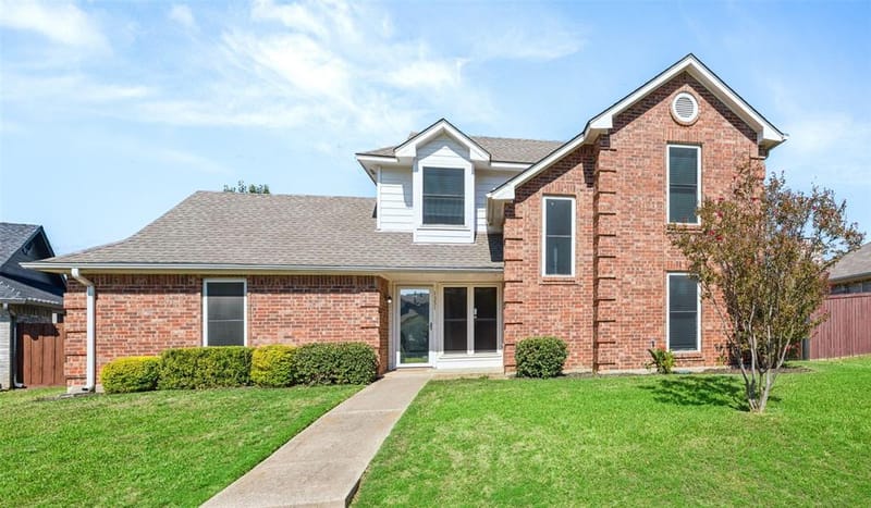 1331 Falcon Drive, Lewisville TX 75077 - Photo 2