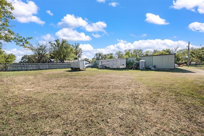 1105 Beard Avenue, Robinson TX 76706 - Photo 7