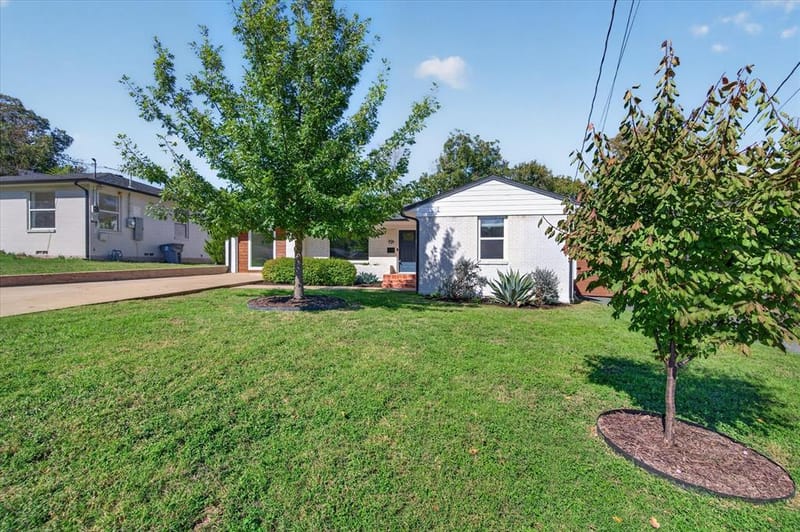721 Owensons Drive, Dallas TX 75224 - Photo 2