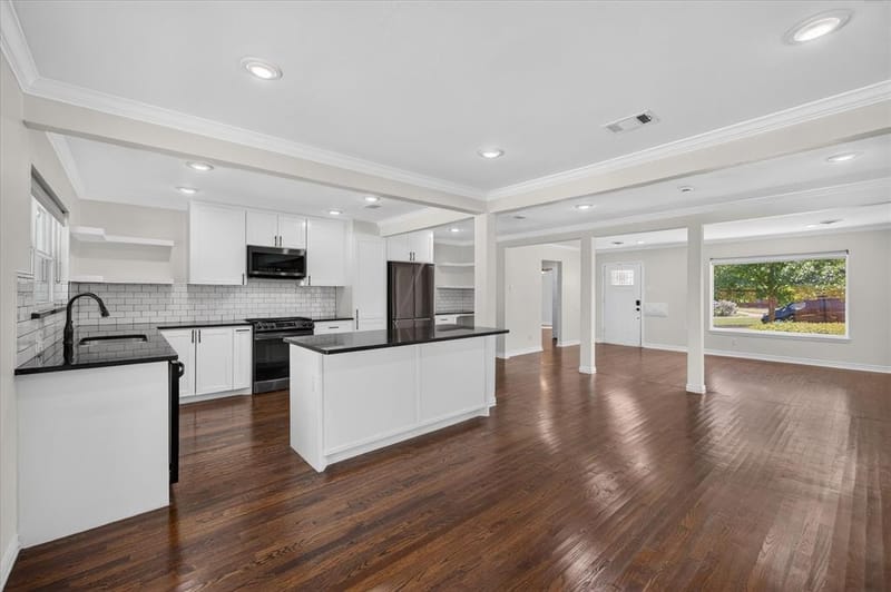 721 Owensons Drive, Dallas TX 75224 - Photo 8