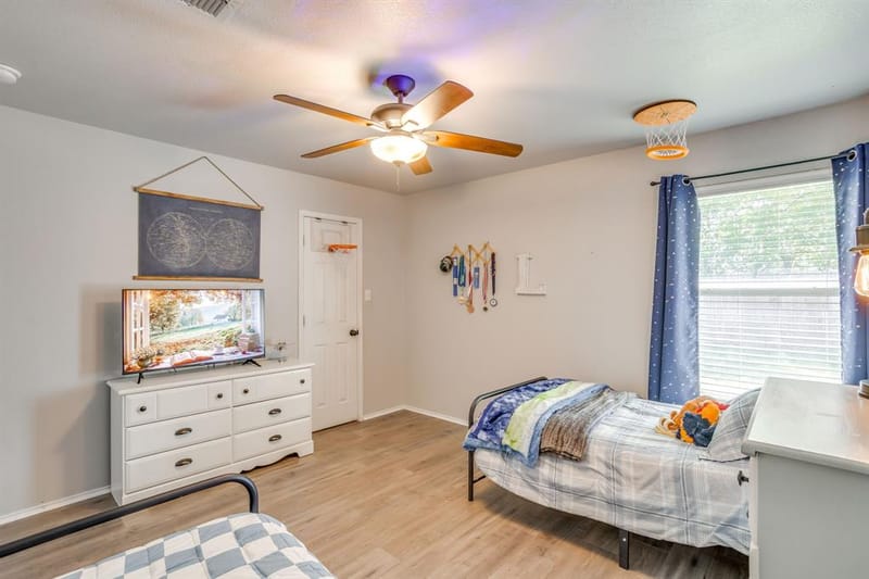 4002 Sapphire Lane, Granbury TX 76049 - Photo 27