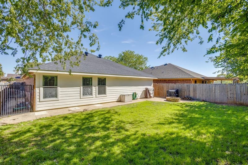 4002 Sapphire Lane, Granbury TX 76049 - Photo 39