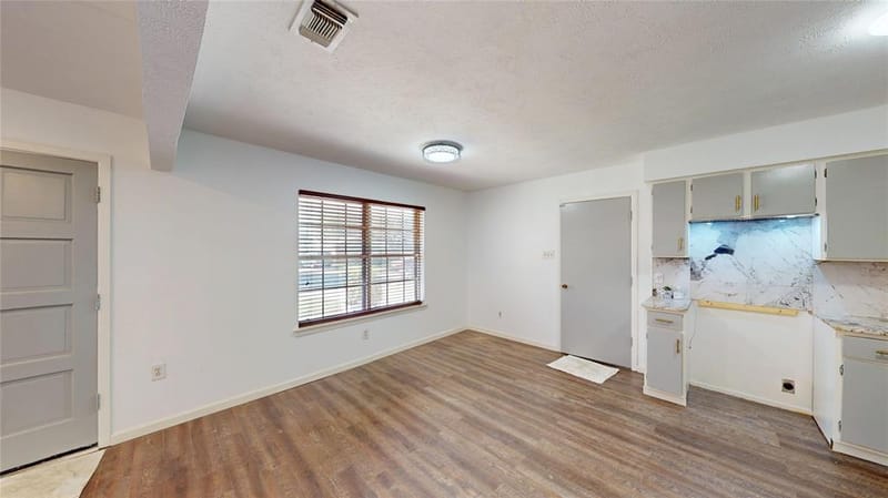 6321 Solona Circle N, Haltom City TX 76117 - Photo 10