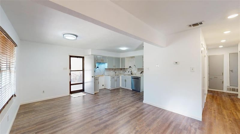 6321 Solona Circle N, Haltom City TX 76117 - Photo 11
