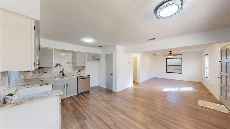6321 Solona Circle N, Haltom City TX 76117 - Photo 8
