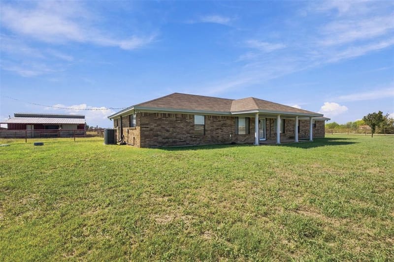 781 January Lane, Ponder TX 76259 - Photo 4