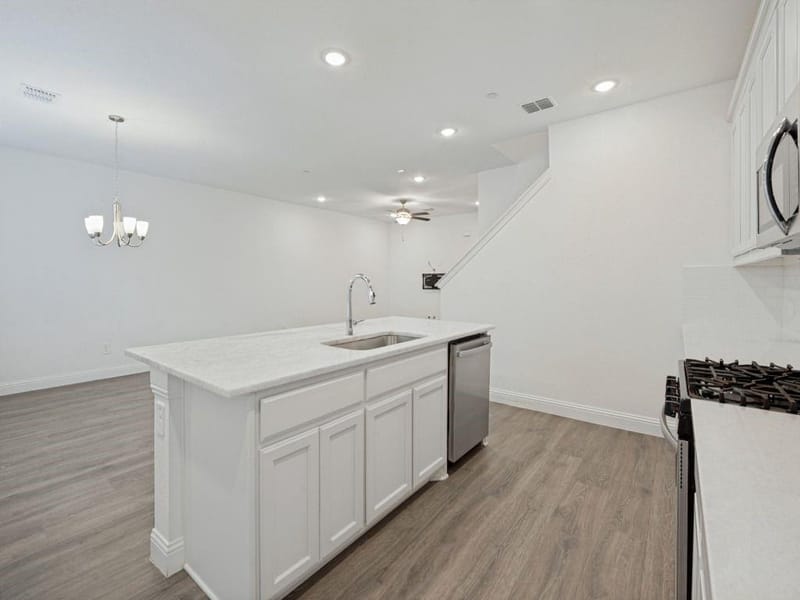 1024 Thomas Place, Carrollton TX 75006 - Photo 4