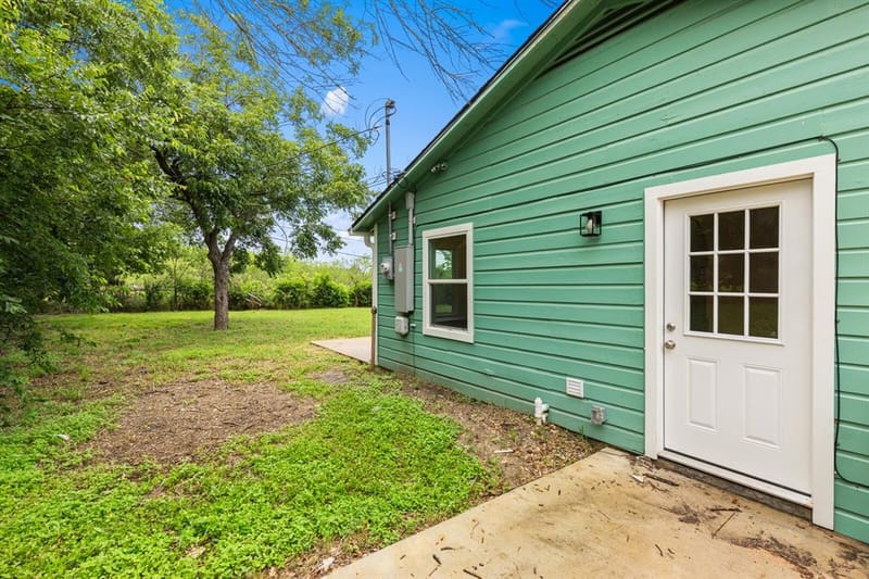 310 Lawndale Street, Waco TX 76706 - Photo 7