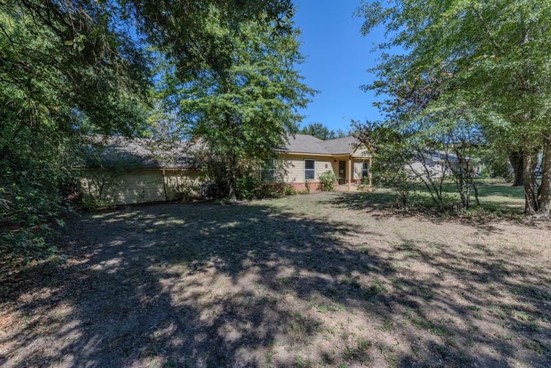955 Jefferson Street E, Sulphur Springs TX 75482 - Photo 2