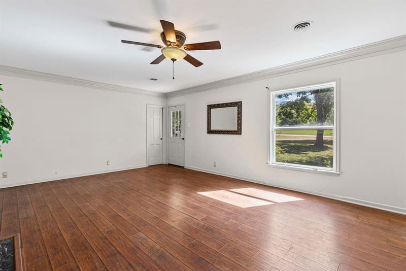 955 Jefferson Street E, Sulphur Springs TX 75482 - Photo 5