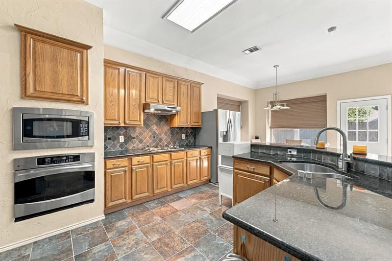1320 Pinehurst Drive, Lewisville TX 75077 - Photo 13