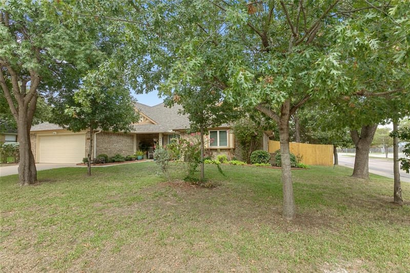 2033 Brightwood Drive, Bedford TX 76021 - Photo 3