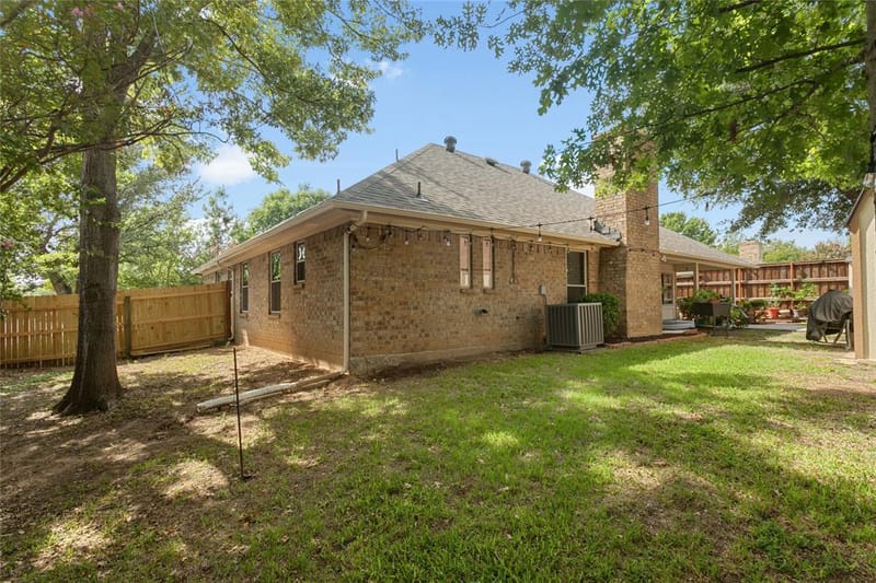 2033 Brightwood Drive, Bedford TX 76021 - Photo 25