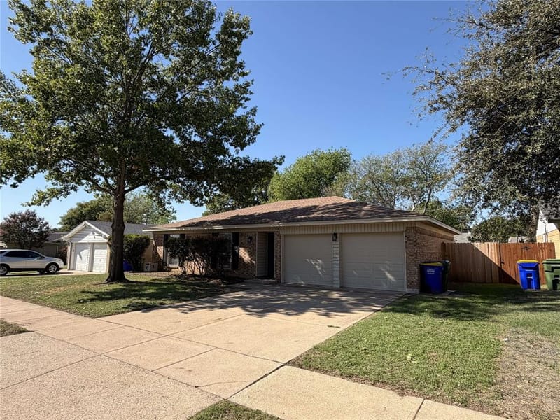 6617 Wooddale Drive, Watauga TX 76148 - Photo 2