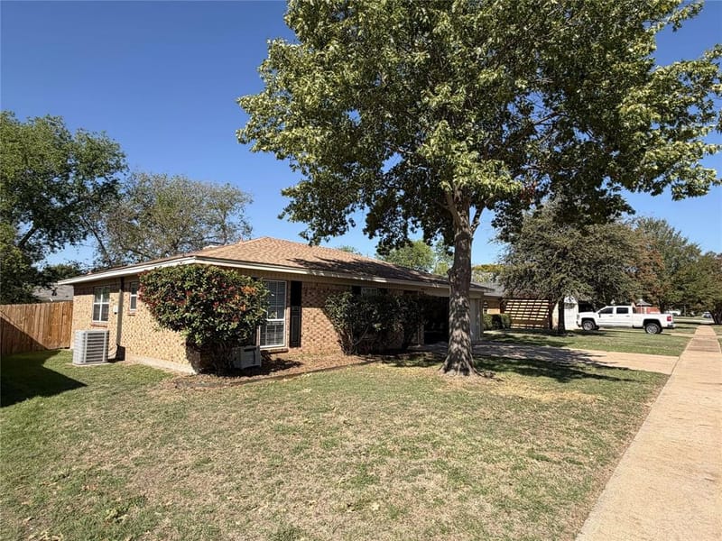 6617 Wooddale Drive, Watauga TX 76148 - Photo 3