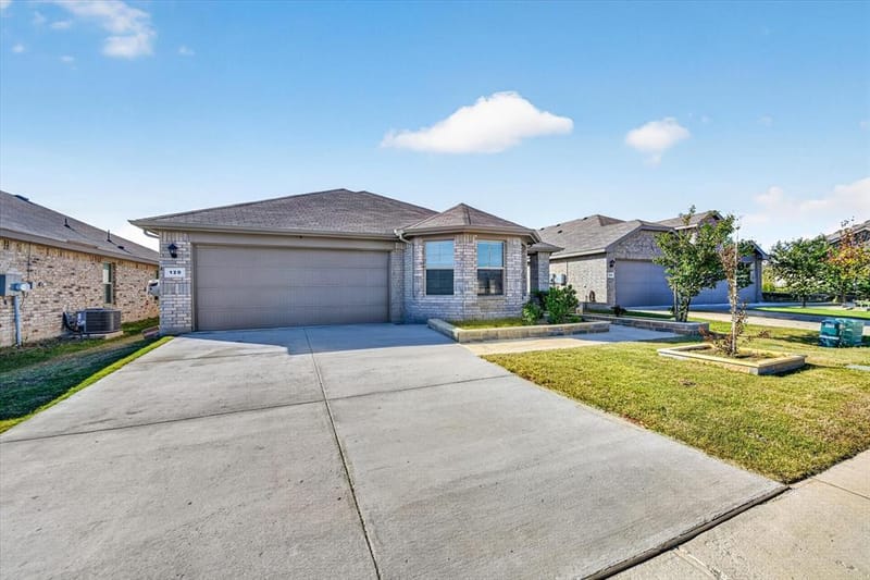 120 Piping Rock Drive, Fort Worth TX 76131 - Photo 2