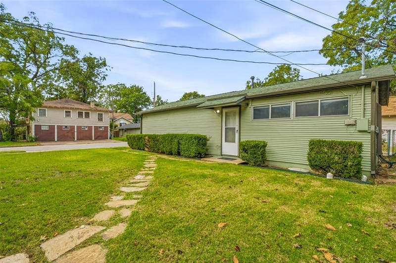 1728 5th Avenue, Fort Worth TX 76110 - Photo 6
