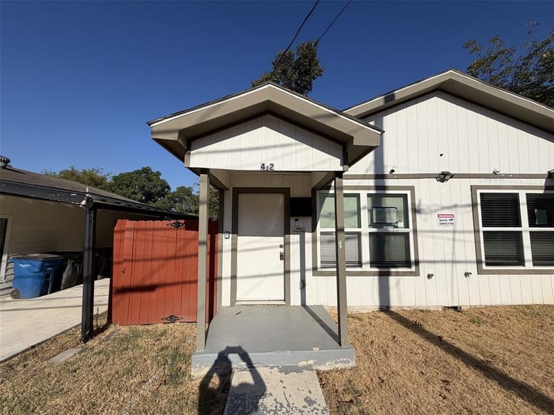 402 Lansing Street, Dallas TX 75203 - Photo 2