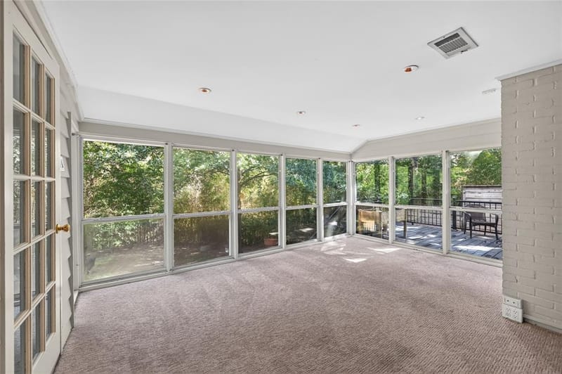 2518 Maple Springs Boulevard, Dallas TX 75235 - Photo 6