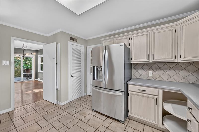 2518 Maple Springs Boulevard, Dallas TX 75235 - Photo 12